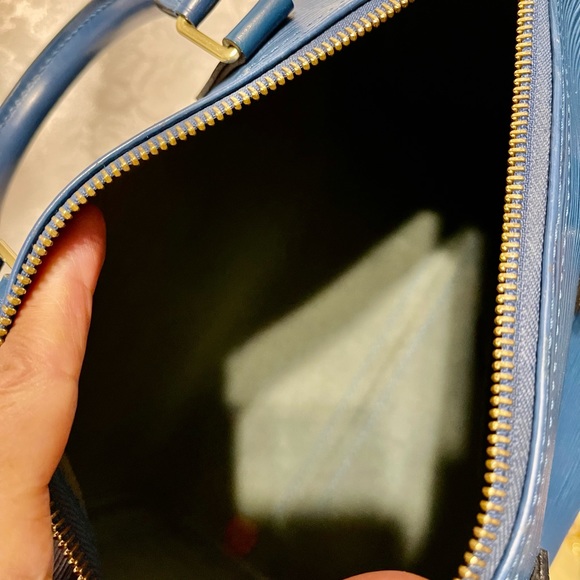 ✅AUTHENTIC ✅Louis Vuitton Epi Speedy 25 Bag - Picture 15 of 16